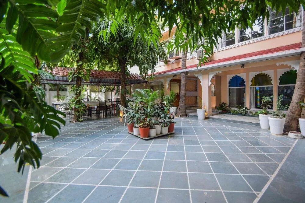 OYO 23380 Raj Palace