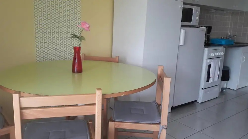 Cosy Cottage in Sauze-vaussais With Shared Pool