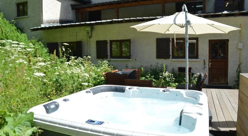Hotel Le Genepy