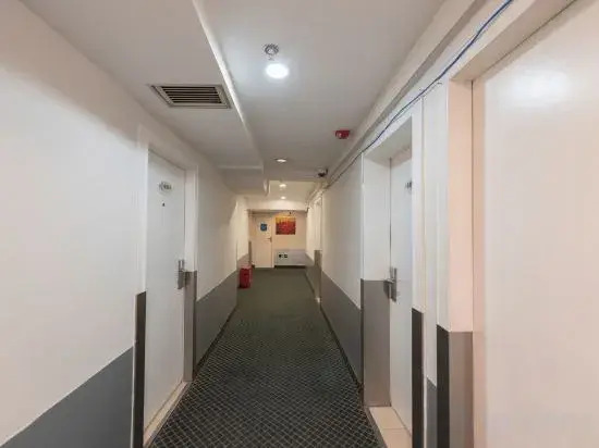 Su Shi Hotel (Shanghai Bund Nanjing East Road Subway Station)