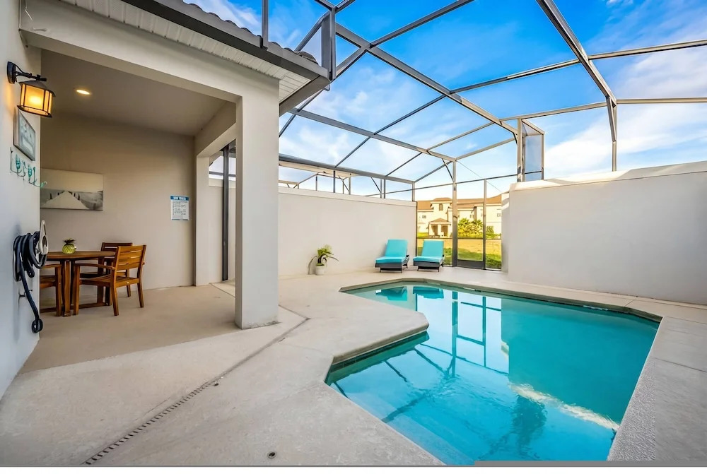 Luxury 4BR Villa w Pool Near Disney Parks