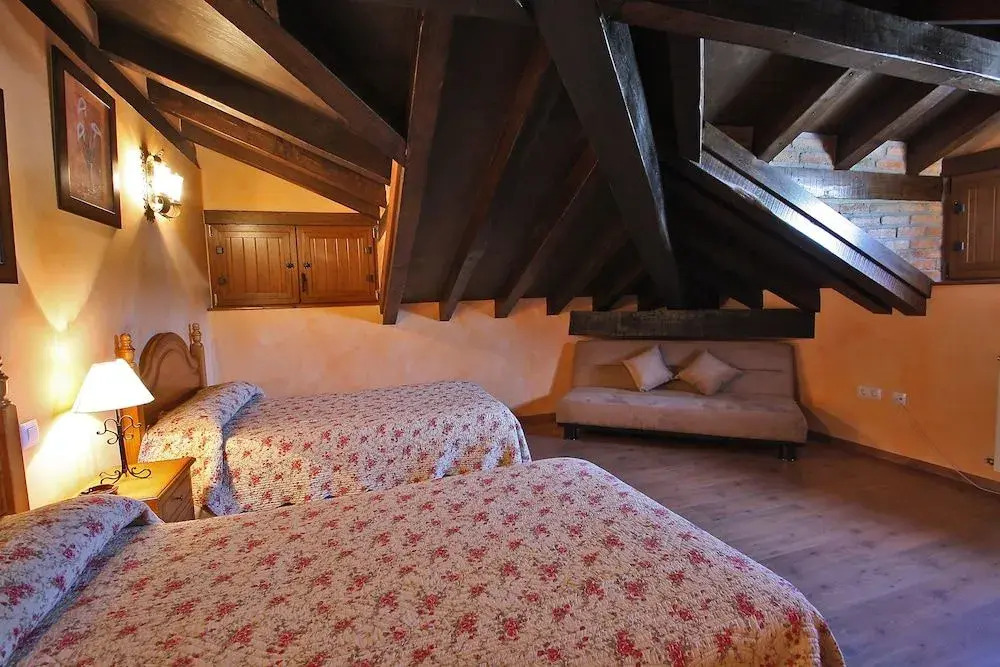 Posada Medieval El Manjon