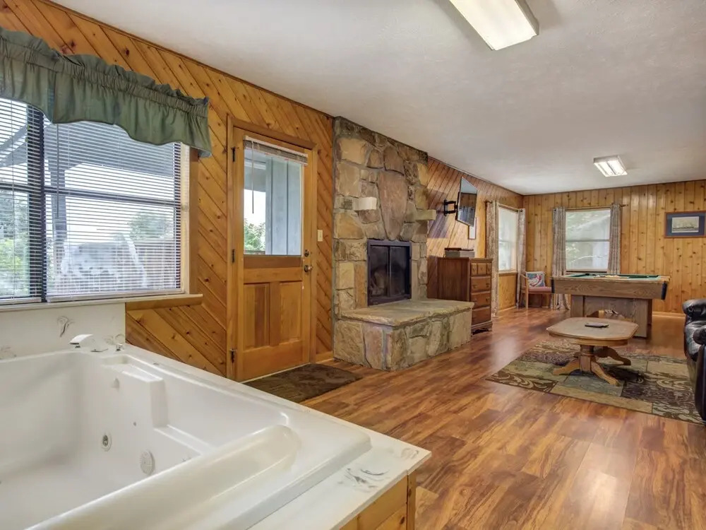 Leconte View 1 by Jackson Mountain Homes