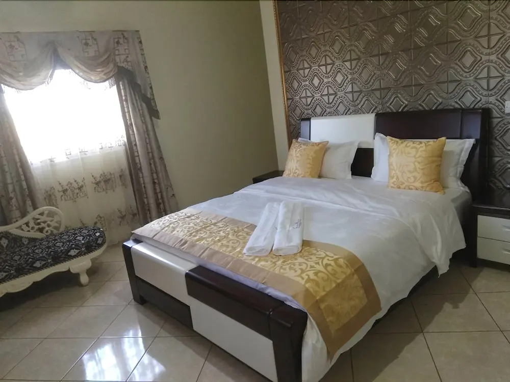 Le Golden Hse