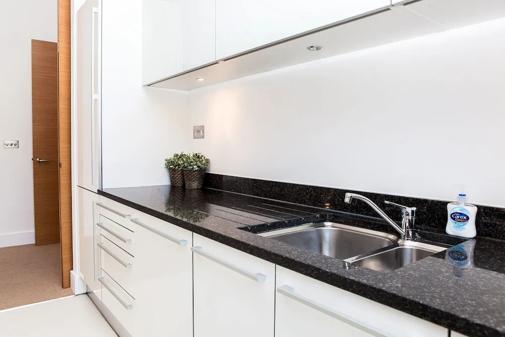 Luxurious and Spacious 3 Bed in Battersea