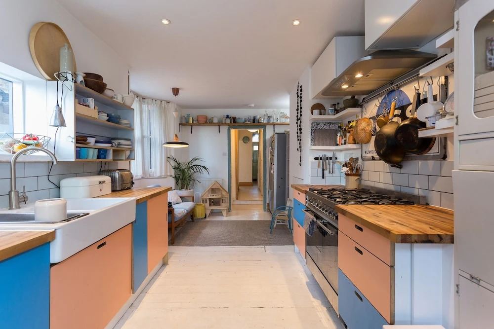 3 Bedroom Home in East London Accommodates 7