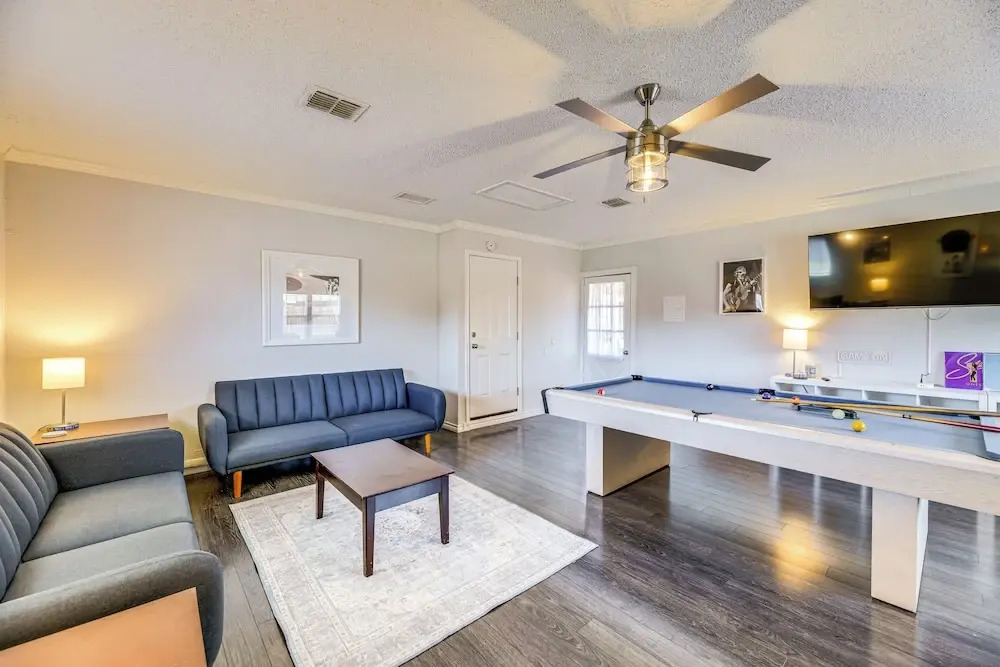 Game Room & Grill: Family Home in Corpus Christi!
