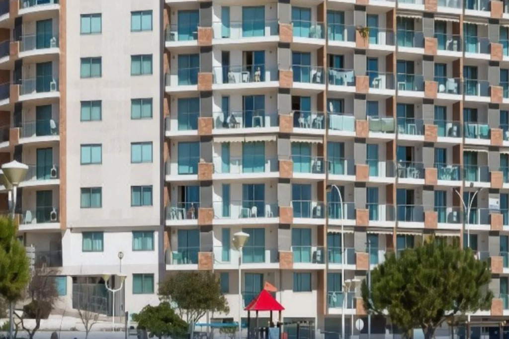 Edificio Monte Gordo Plaza