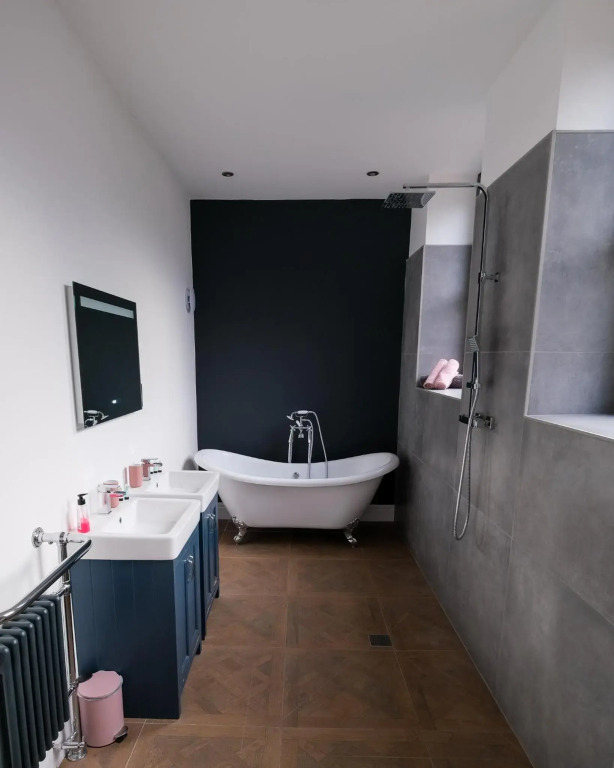 The Eden Warehouse - Pink Apartment (sleeps 4)
