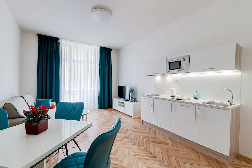 Gold Art Apartments