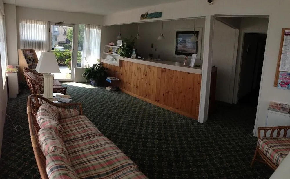 Gold Crest Motel