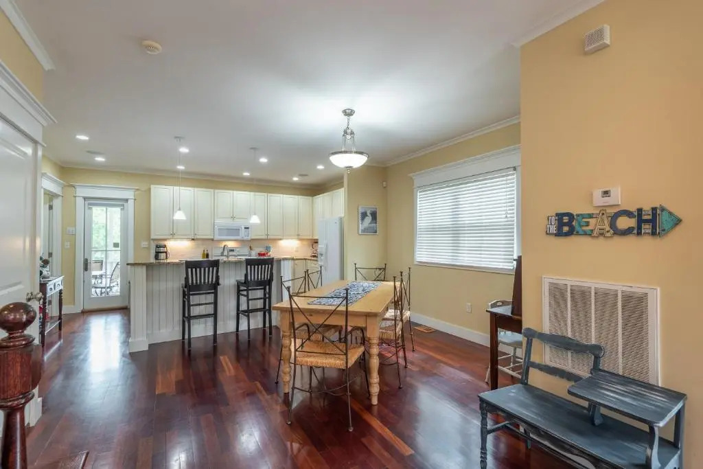 New Listing -114A W Hudson Ave - Open Layout - Close to Everything