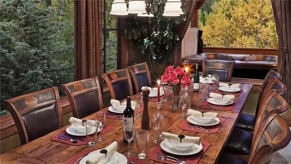 Brown Bear Chalet 4 BedroomHoliday home By Moving Mountains