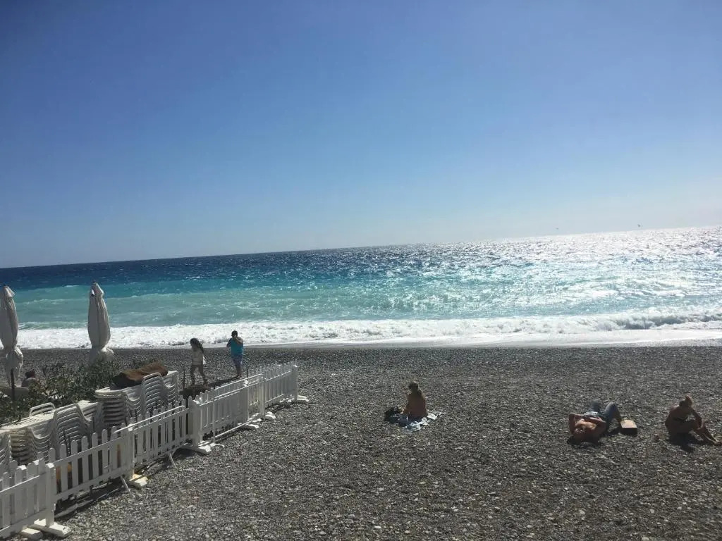 Apt 2-3 pces dans le Carre d Or a 290 m des plages