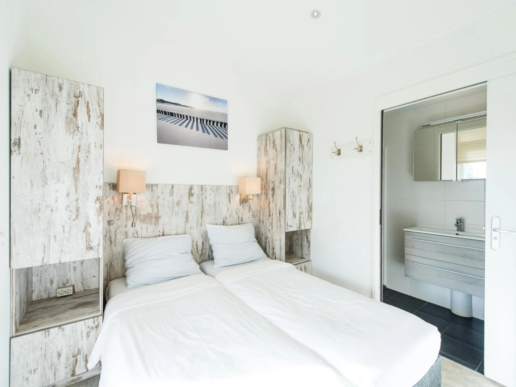 Nice, 2 Bathroom Lodge With Dishwasher, Near the Sea
