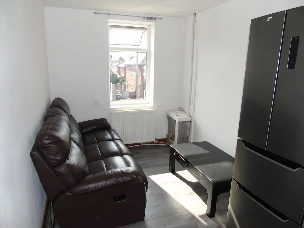 Beautiful 4-Bed Apartment