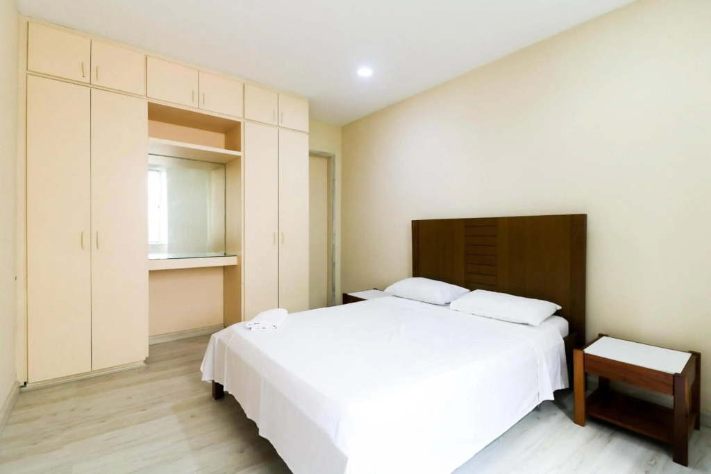 Enorme Apartamento na Av Atlântica