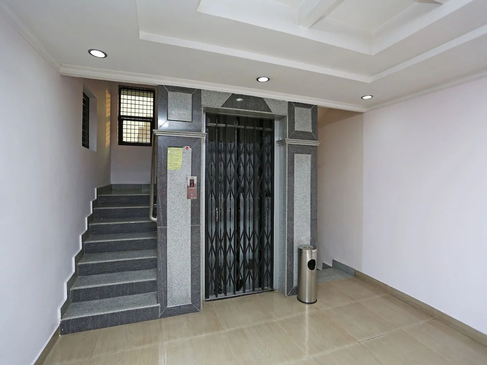 Hotel O Saraswathi Residency Near SR Nagar Metro Station