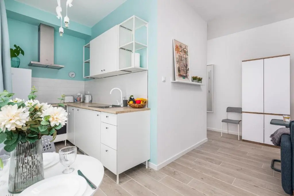 Sunny Apartments by Renters