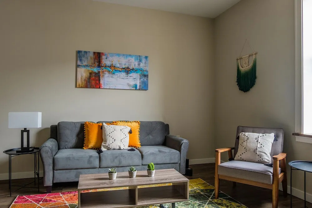 2 BR Weston Apt by Frontdesk