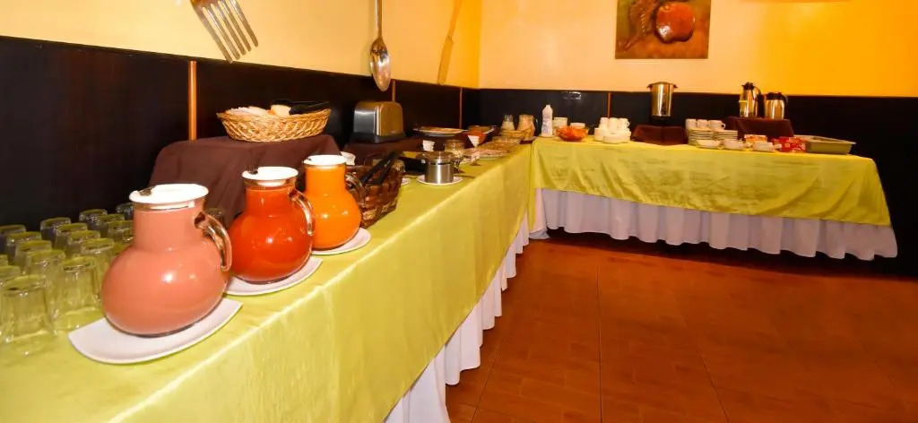 Hotel Montecarlo - Piscina & Desayuno Buffet Incluido