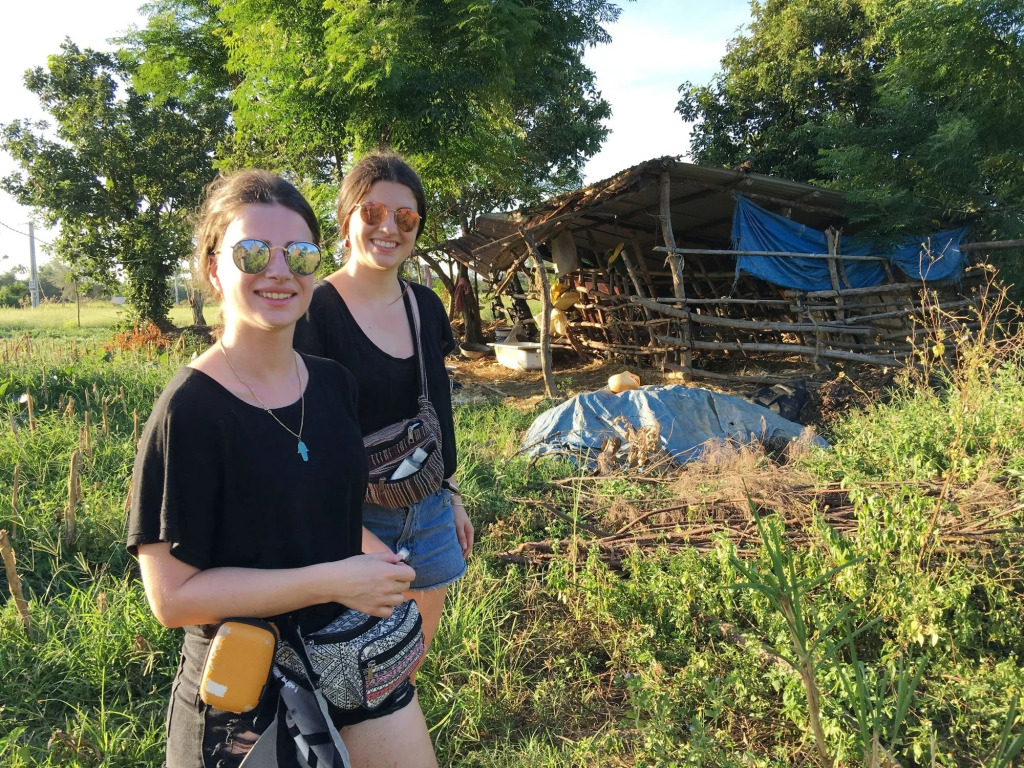 Riverside Hamlet Homestay & Villa