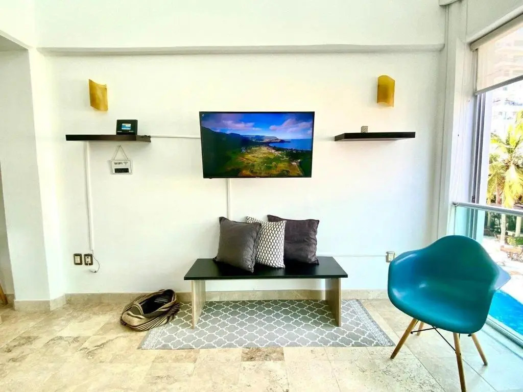 2 Floor Apartment, Pool View, 50 Meters To The Sea
