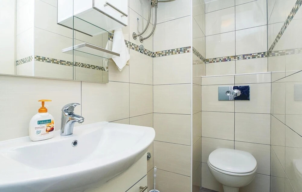 Amazing Home In Omis With Wifi