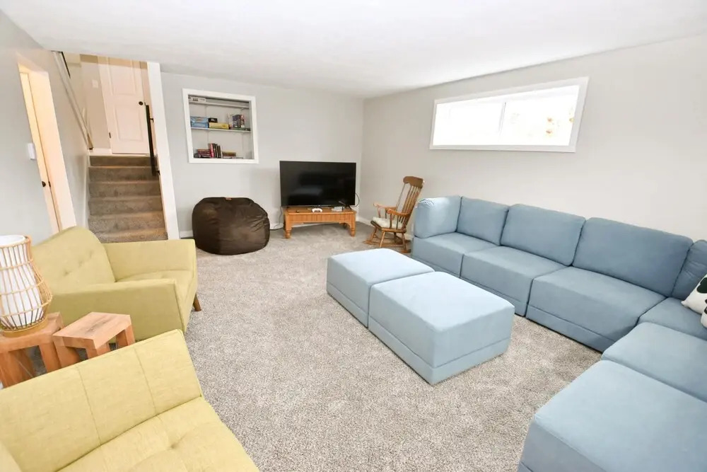 Modern Home Just Mins to Notre Dame 52723