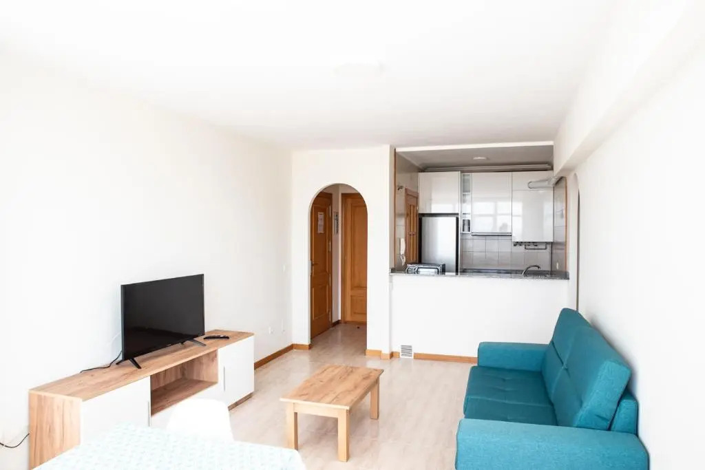 Apartment on the First Line of Samil Beach and With Frontal Views of the sea