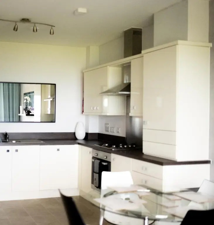 Stunning Sea Views, luxury apartment beaches & restaurants are a short walk away