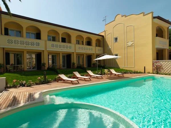 Villa Rosella Resort