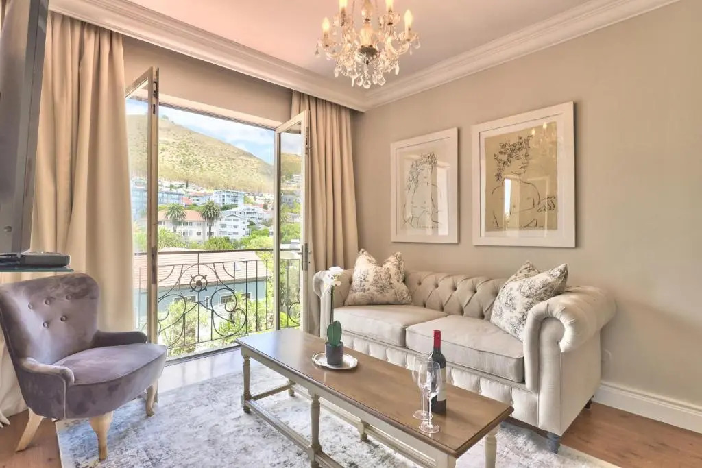 615 Cape Apartment