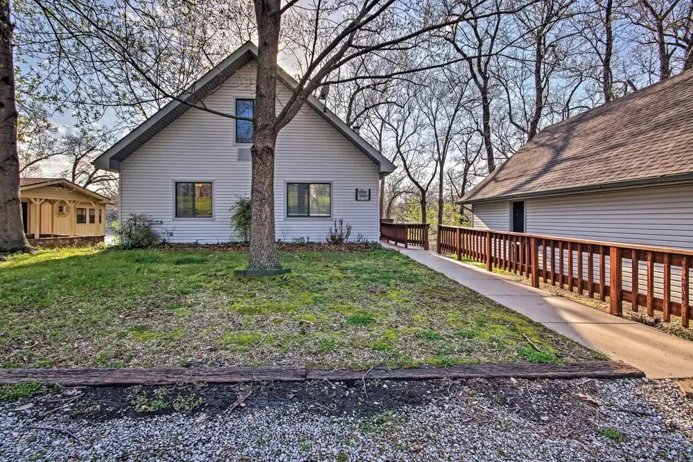 Fire Pit & Boat Slip: Waterfront Grove Getaway