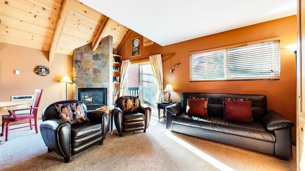 Mammoth View Villas 35