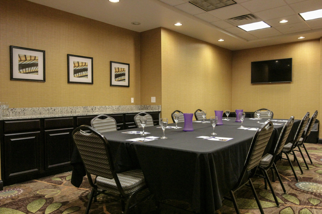 Holiday Inn Express and Suites Montgomery by IHG