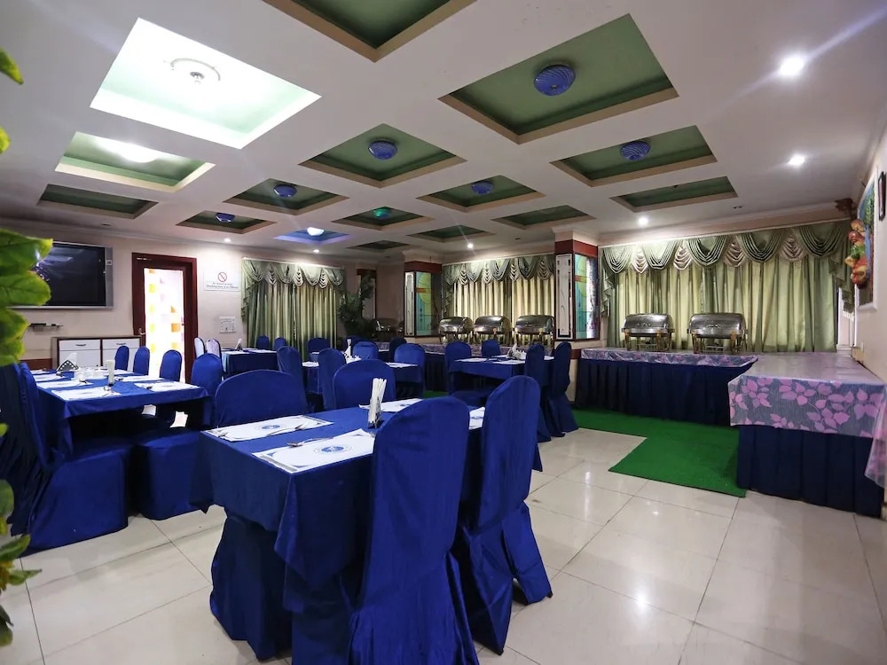 OYO 7786 Hotel Monsoon Palace