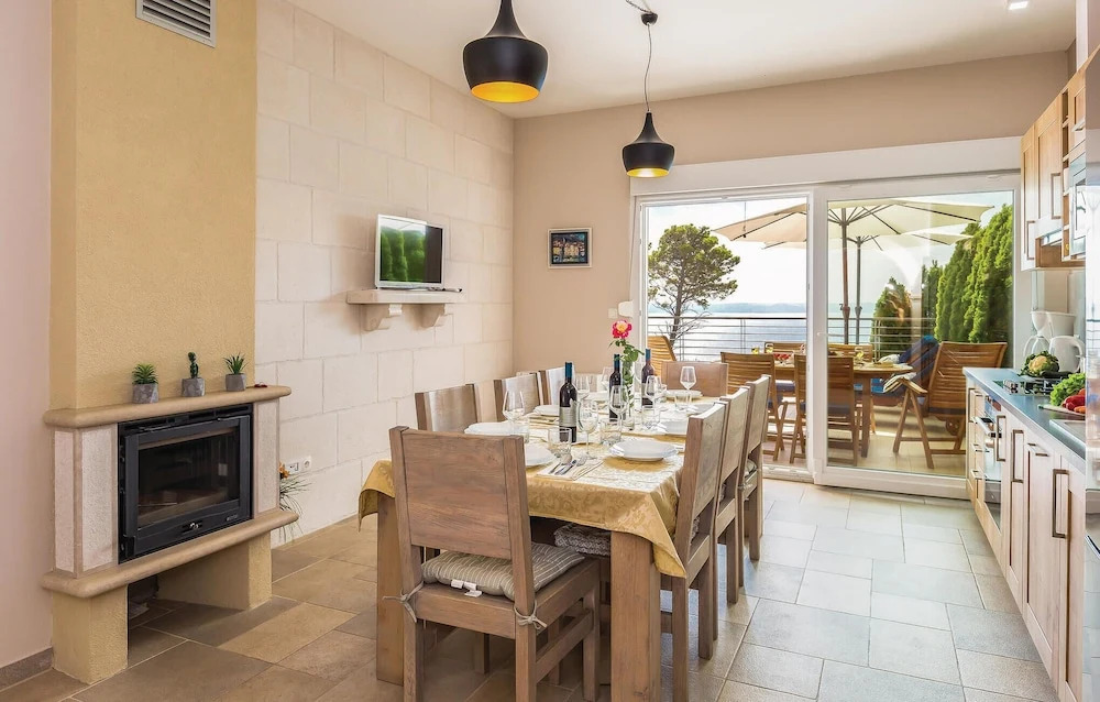 Beautiful Home In Veliko Brdo