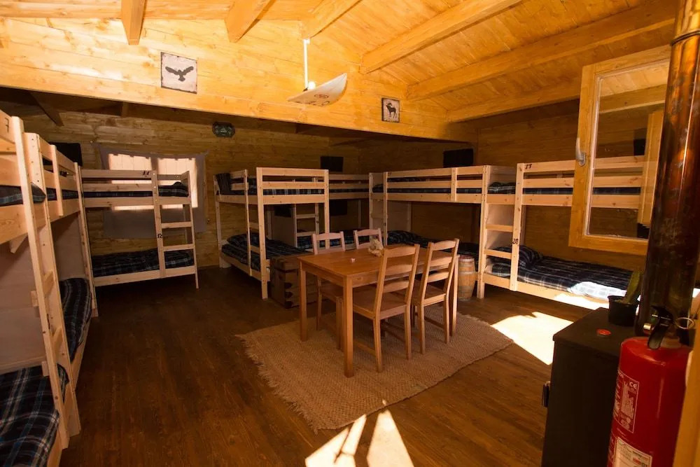 7 Waves Surf Hostel