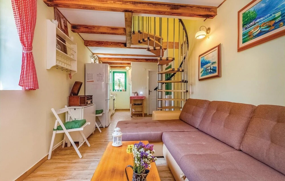 Beautiful home in Polje w/ 2 Bedrooms