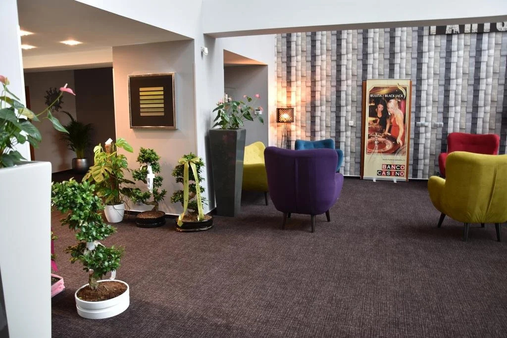 Empire Hotel