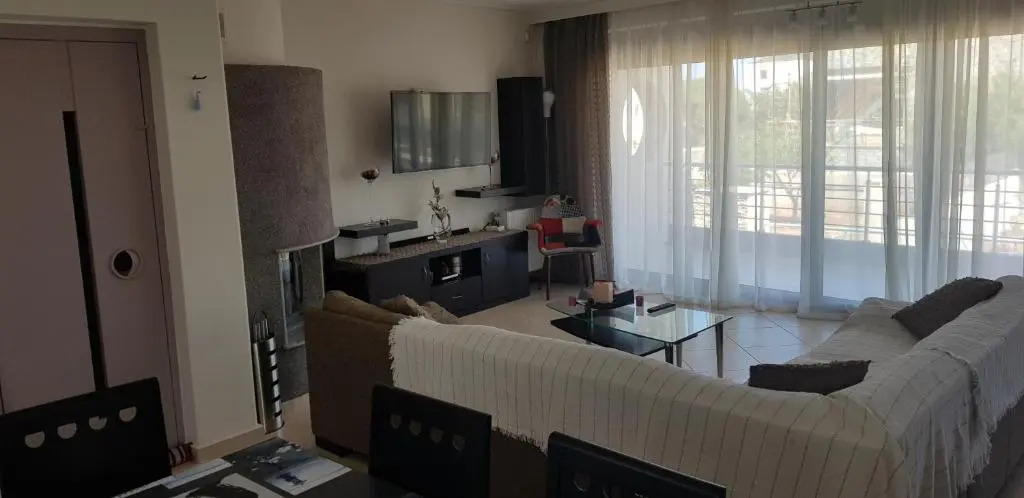 VILLA BY THE SEA VRAVRONA LOUTSA