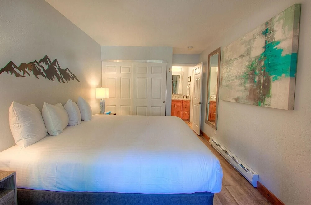 Heavenly Daze 1 Bedroom Condo by Redawning