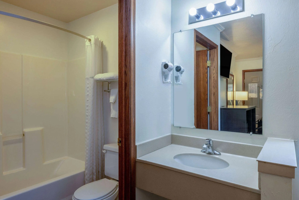 Travelodge by Wyndham Livingston