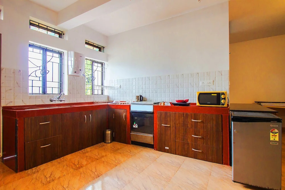 OYO 16094 Home Luxury 2BHK Club Cubana