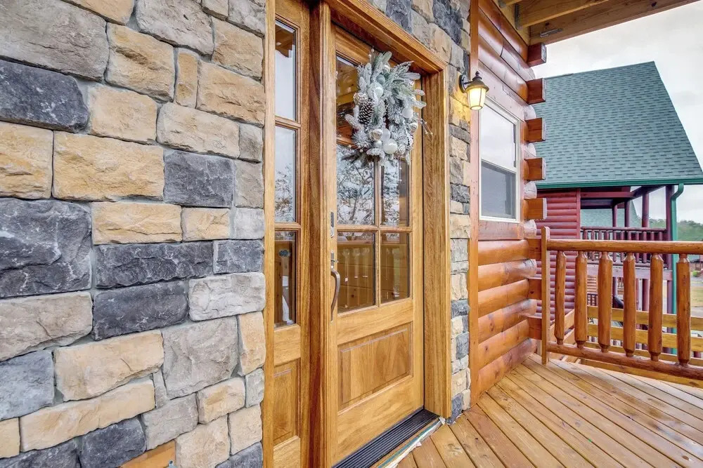 Hot Tub & Spectacular Views: Sevierville Cabin