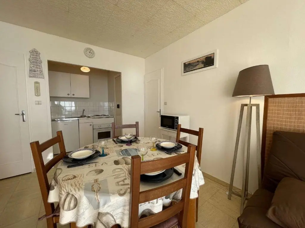 Appartement Saint-Gilles-Croix-de-Vie, 2 pièces, 4 personnes - FR-1-224-300