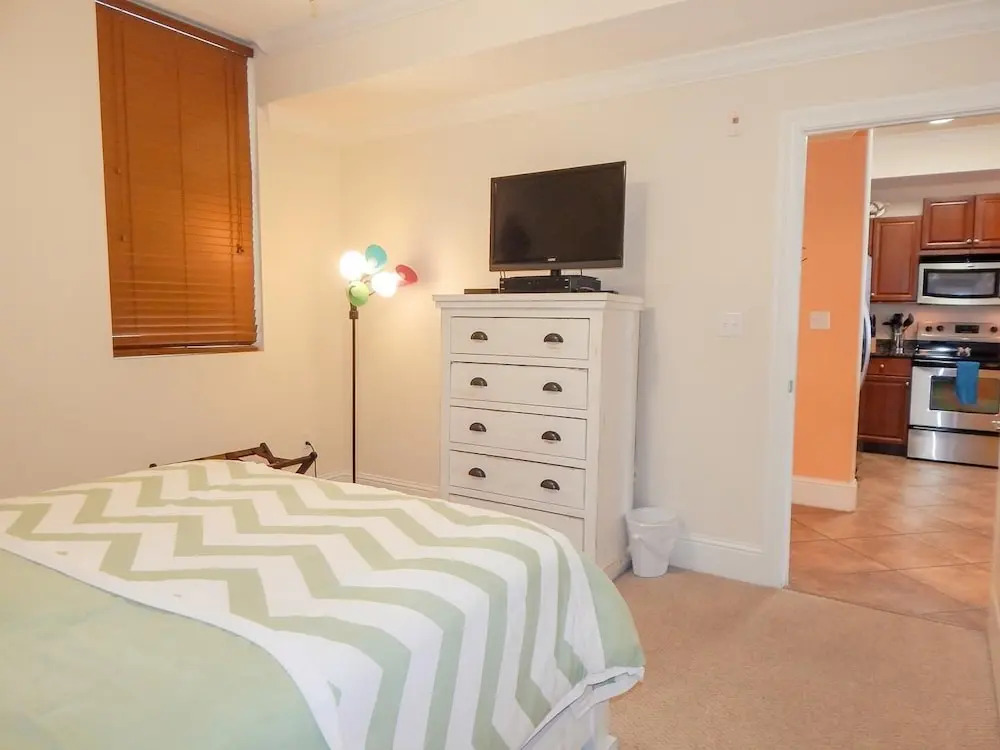 613 Holiday Isle 613 2 Bedroom Condo
