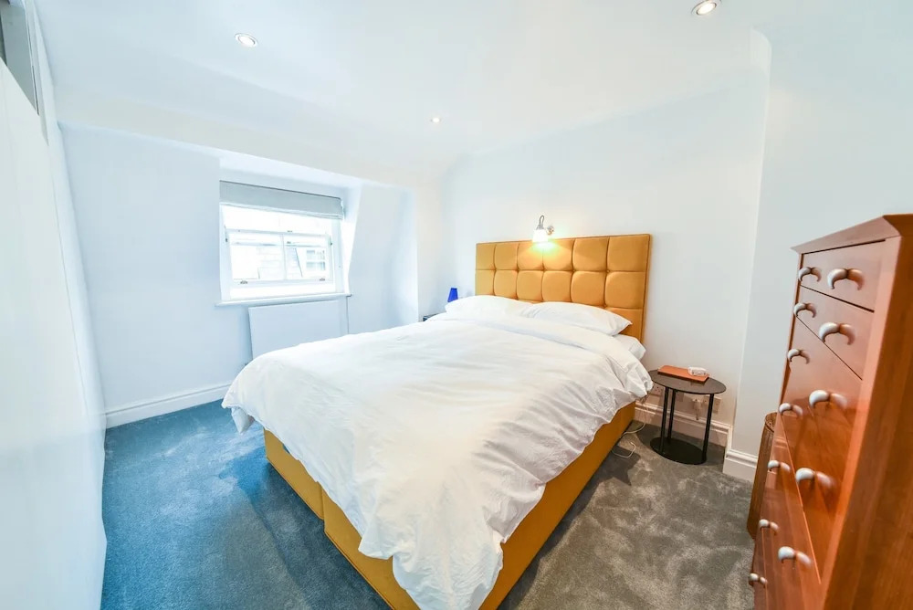 Spacious 3 Bedrooms House in Central London