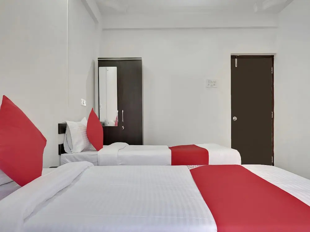 OYO 27821 Hotel Royal Inn Pune